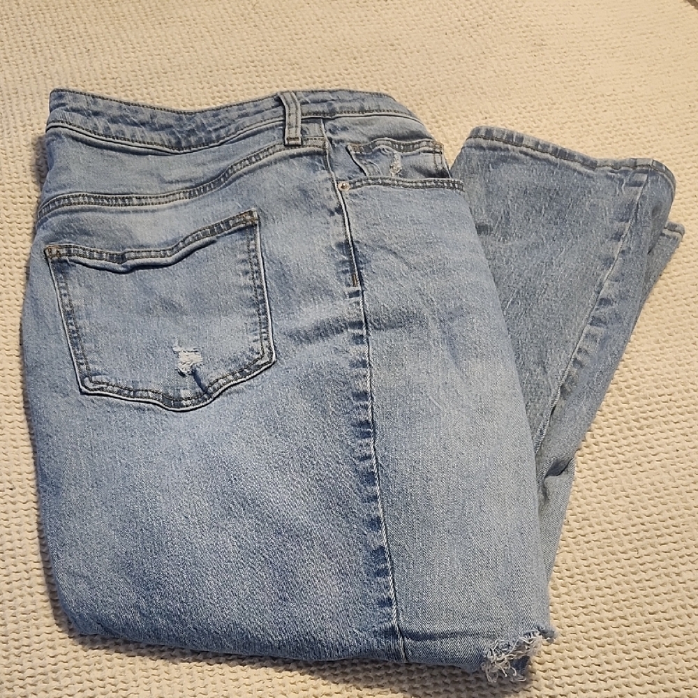 Universal Thread Light Blue Straight Leg Jeans